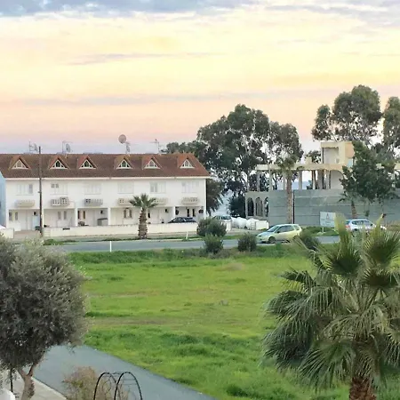 Valia Luxury Beach House Larnaca