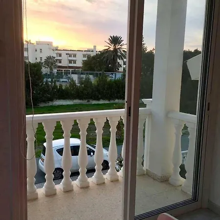 Valia Luxury Beach House ラルナカ