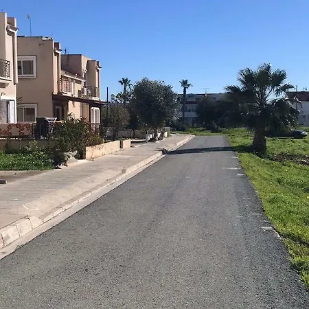 Valia Luxury Beach House ラルナカ